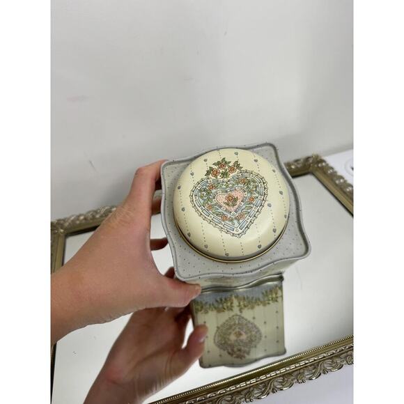 Vintage Rectangular Heart Tea Tin With Lid Cottagecore - Picture 4 of 9